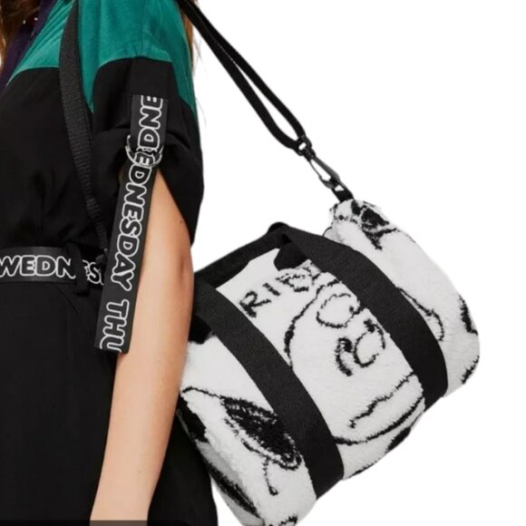 Lazy Oaf rare Snoopy Peanuts Fleece duffel bag - Picture 8 of 9